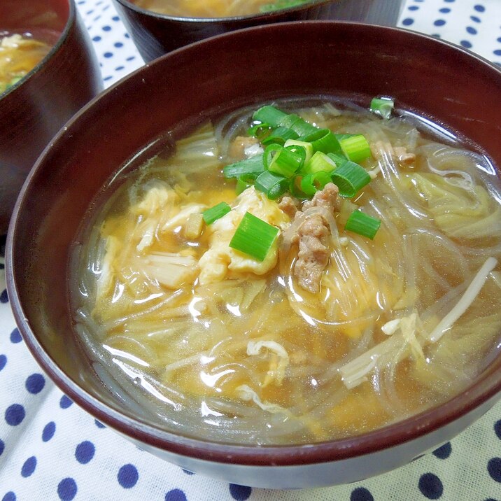 生姜でポカポカ！豚ひき肉の春雨玉子スープ